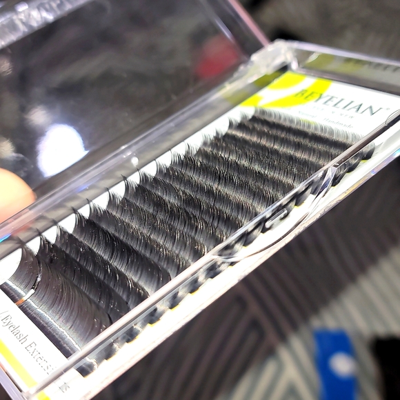 False lashes - Picture 5 of 9